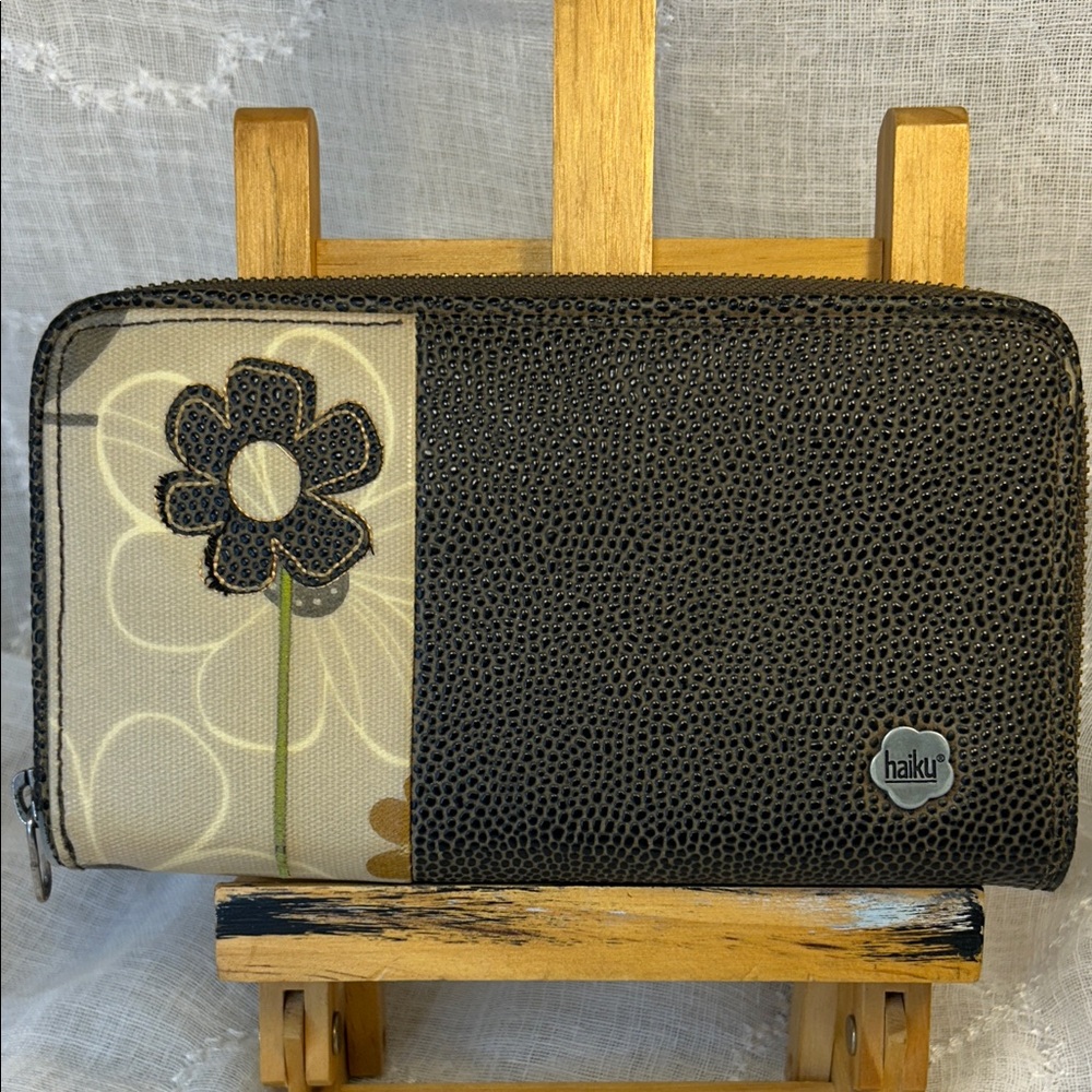 Haiku large wallet